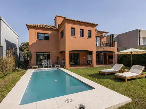 CASA | 5 AMBIENTES | ESTILO COLONIAL | HARAS MARÍA VICTORIA | PERMUTA