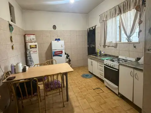 Casa 5 ambientes con 3 baños