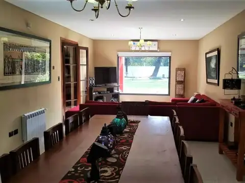 Casa en Venta con 2 cocheras