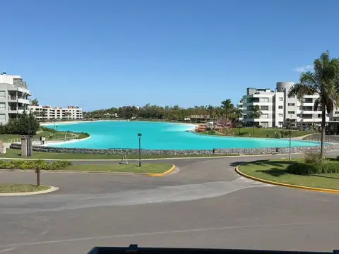Lagoon Pilar Caamaño 100