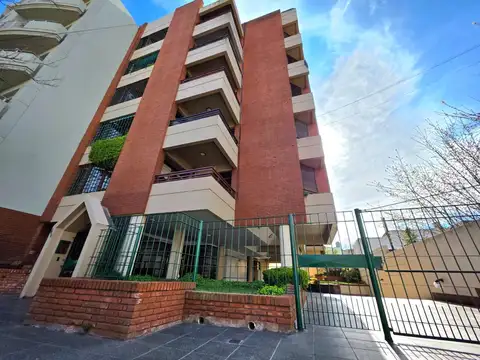 Venta Departamento 3 Ambientes con Dependencia, Cochera Fija y Baulera La Perla