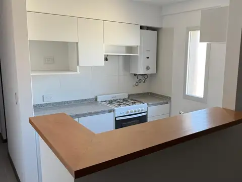 Departamento de 1 dormitorio al frente en barrio Lourdes