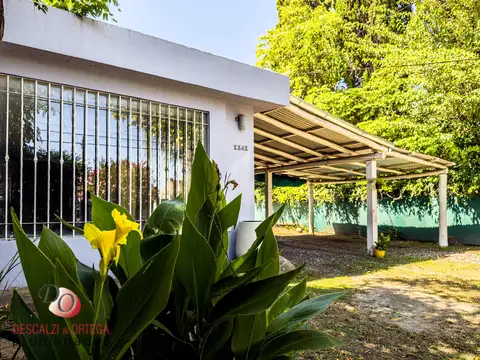 Casa de 2 dormitorios en venta, a metros de Av Bodereau, una planta. Apta credito