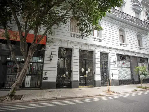 Departamento de categoría en hermoso edificio de estilo arquitectonico 4 ambientes, apto profesional