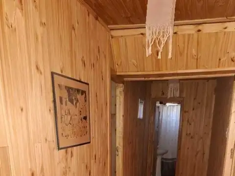 Casa 6 ambientes con 2 baños