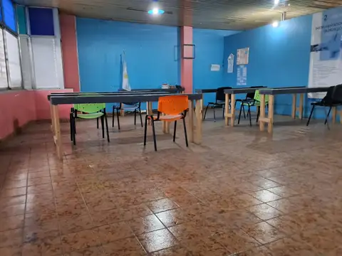 Local en Venta 64 años