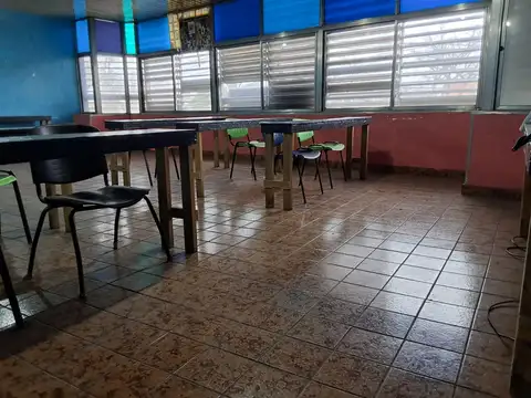 Local en Venta 64 años
