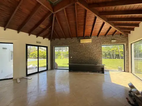 Casa 6 ambientes con 3 baños