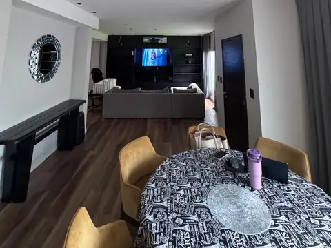 Casa 6 ambientes con 3 baños