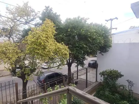 Depto Tipo Casa en Venta en Talleres Oeste, USD 55.000