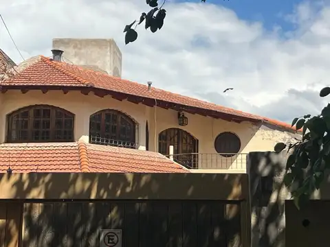 Venta casa  3 dormitorios 5ta seccion