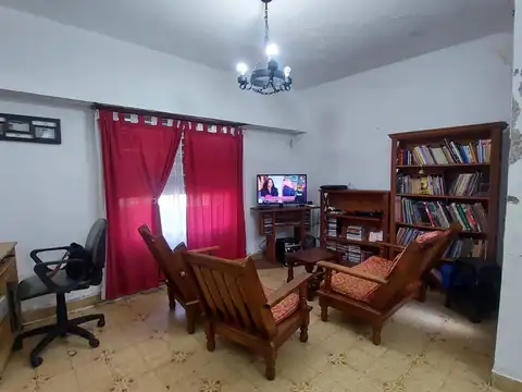 CASA 3 AMB CON AMPLIO PATIO 