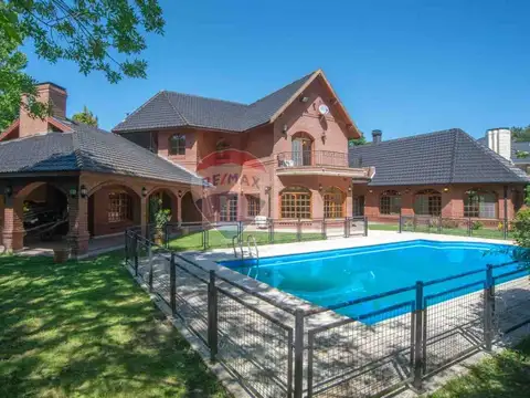 CASA 700M2 8AMB EN 2 LOTES SAINT THOMAS NORTE