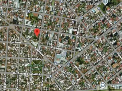 LOTE CON CASA A RECICLAR O DEMOLER