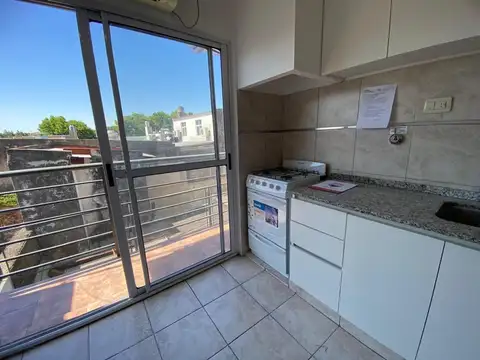 VENDO MONOAMBIENTE CON COCHERA