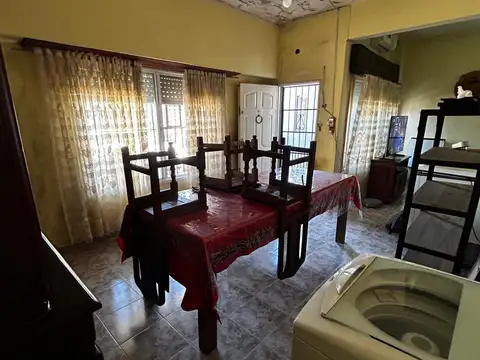 Casa en Venta con 4 cocheras