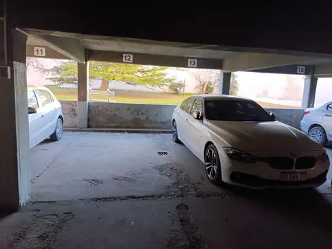 Venta de Cochera en EDIFICIO MORENO 1035