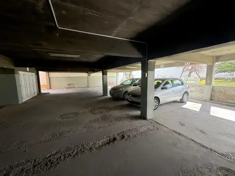 Venta de Cochera en EDIFICIO MORENO 1035