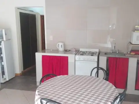 Casa 4 ambientes con 1 baño