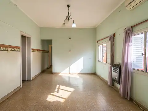 VENTA CASA CASTELAR A RECICLAR