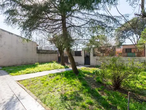 Casa en Venta en Castelar, USD 105.000