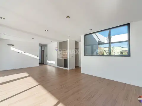 Casa 5 ambientes con 4 baños