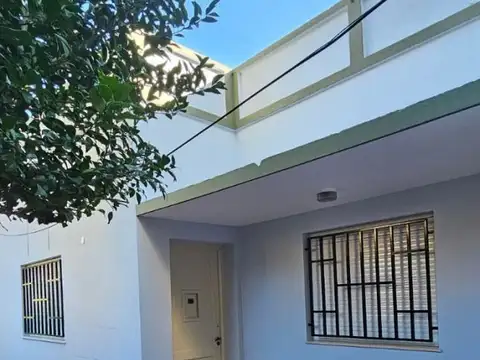 Depto Tipo Casa en Alquiler de 2 dormitorios