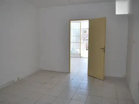 Venta oficina con balcón Barrio de  Once
