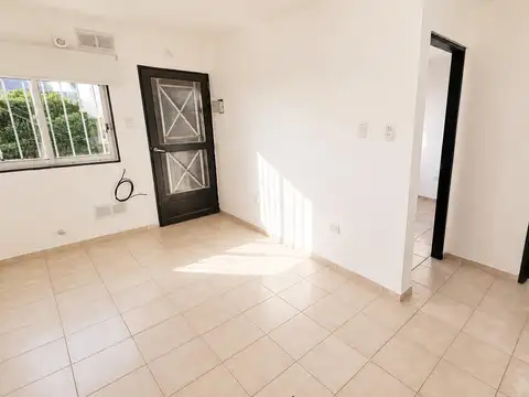 Depto Tipo Casa en Venta en Barrio España y Hospitales, USD 32.000