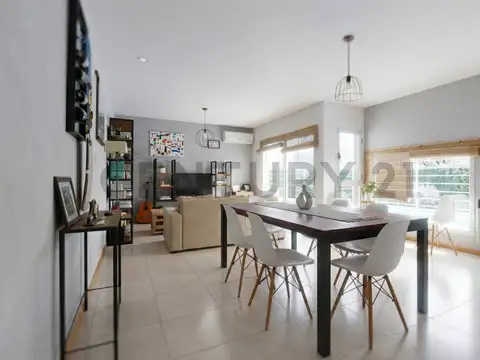 Casa en Venta en Manuel B Gonnet, USD 120.000