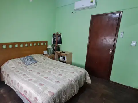 CASA 3 AMB CON PATIO CON PARRILLA, LAVADERO CUBIERTO Y TERRAZA.REF.932