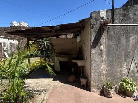 Gran potencial comercial y residencial sobre av. 25 de mayo!