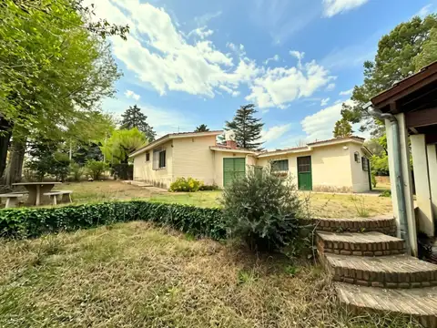 VENTA CASA ESQUINA 3 DORM CON QUINCHO MINA CLAVERO