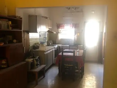 PH AL FRENTE CON GRAN POTENCIAL * CASTRO BARROS 500 *