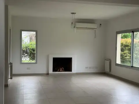 Casa en Alquiler al Oeste