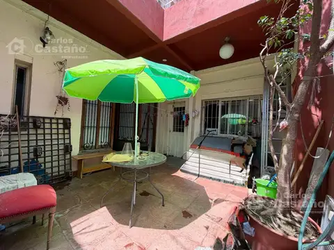 Casa/PH 5 Amb. al Contrafrente, Ideal 2 Familias + 2 Patios