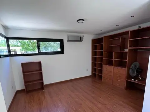 Casa en Venta en City Bell, USD 120.000