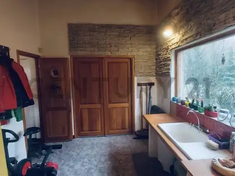 VENTA CASA  2 HECTAREAS SOBRE EL RIO  EPUYEN, El HOYO. CHUBUT  – IDEAL PROYECTO TURISTICO