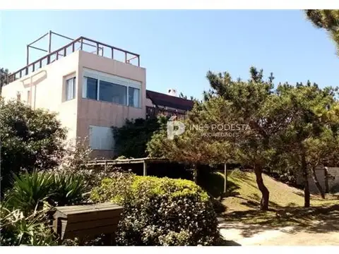 Casa en Alquiler de 4 dormitorios