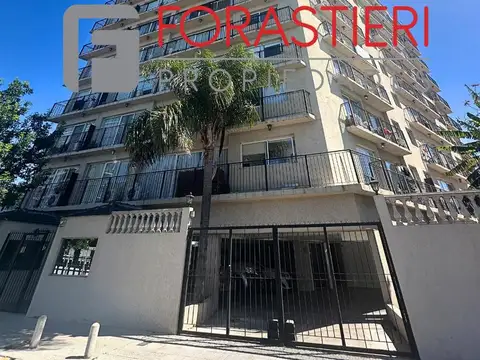 Departamento en venta de dos ambientes en Beccar 