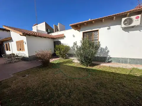 Casa a la Venta en Dorrego 4 habitaciones