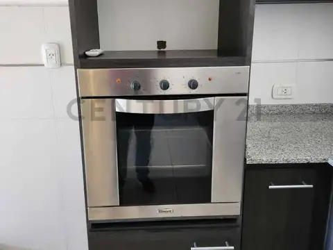 Casa 6 ambientes con 2 baños