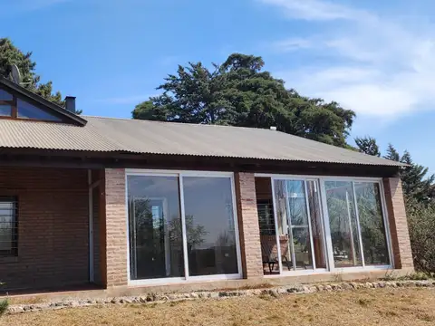 Casa 5 ambientes con 1 baño