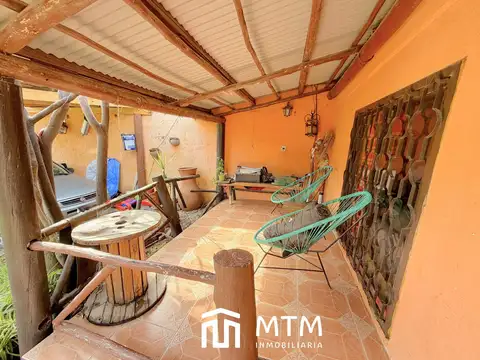 Casa en Venta con 2 cocheras
