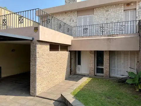 VENTA CASA 3 DORMITORIOS CON PATIO CASILDA CENTRO