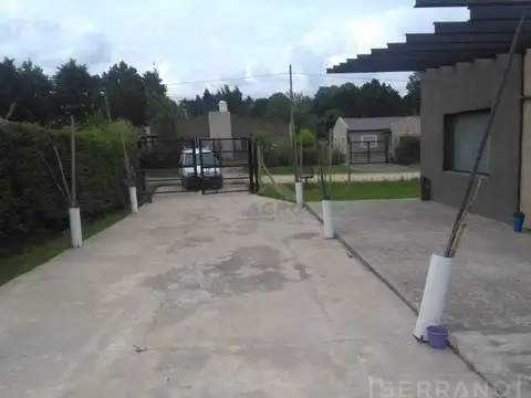 Casa en Venta con 3 cocheras