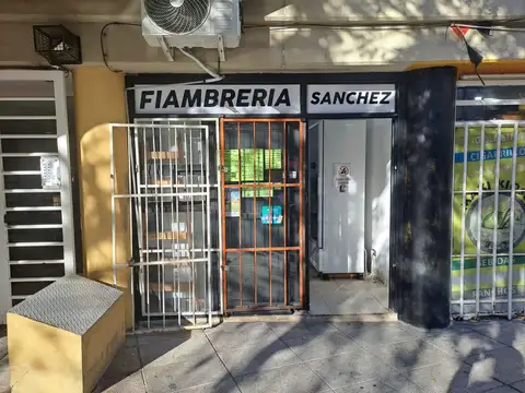VENTA LOCAL EN ALMAGRO - BAÑO - OPORTUNIDAD!!