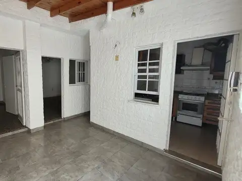Depto Tipo Casa en Alquiler de 3 ambientes