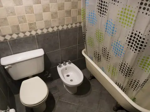Depto Tipo Casa en Venta 100 años