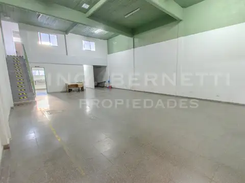 Excelente Galpón - Sobre 7,85 x 36 mts - Impecable estado -
